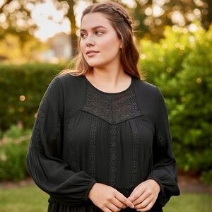 Adiva Black Lace & Embroidery Tunic Top